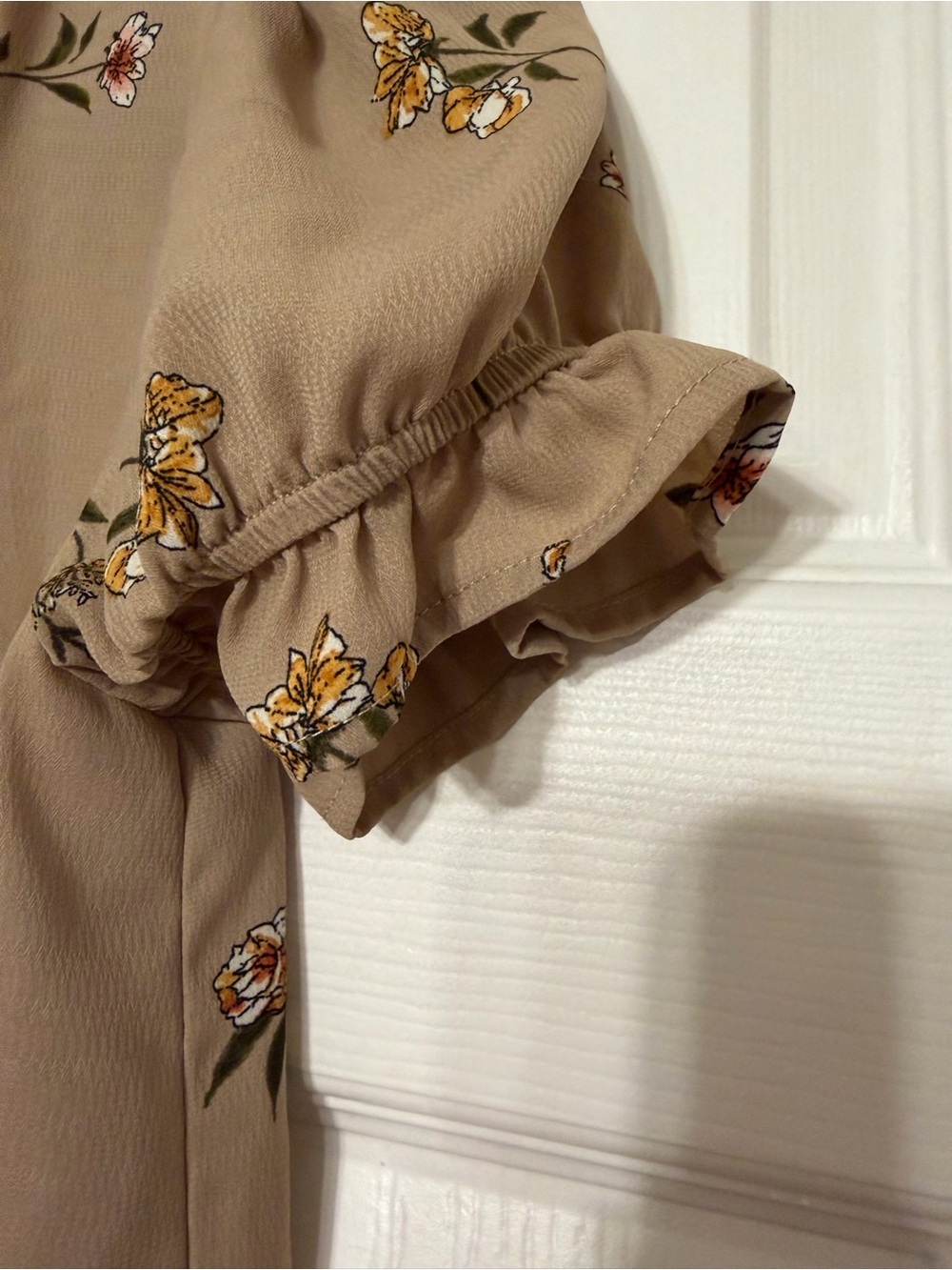 Women's Beige Floral Ruffle Tie-Neck Top - Picture 4 of 8